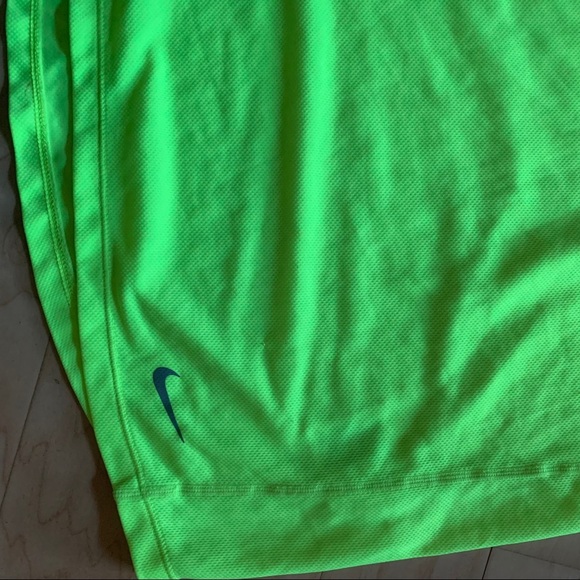 Nike Dri-FIT Neon Yellow Mesh Workout Tank Top - Picture 2 of 6